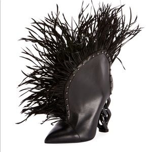 Designer Balmain used Izabel domed feather sz38 booties in black